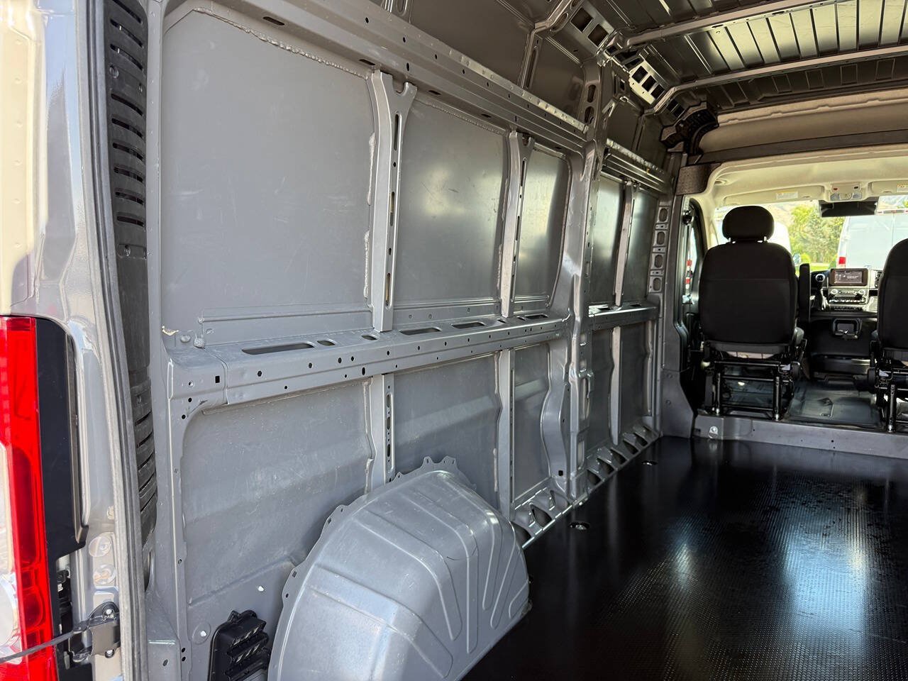 Used 2025 RAM ProMaster 2500 FWD image 21