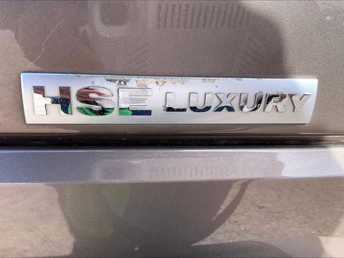 Used 2016 Land Rover LR4 HSE LUX image 10