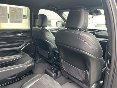 Certified 2022 Jeep Grand Cherokee L Laredo image 39