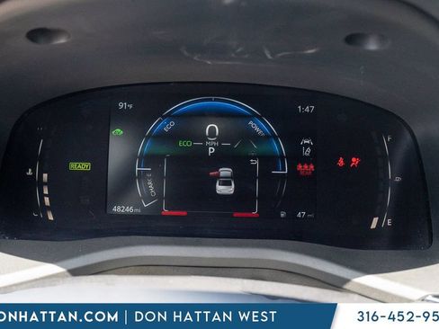 Used 2025 Toyota Camry SE FWD image 4