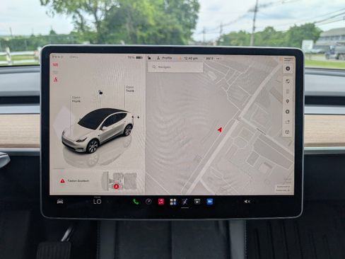 Used 2023 Tesla Model Y Long Range AWD/4WD image 26