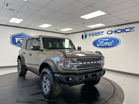 New 2025 Ford Bronco Badlands image 18