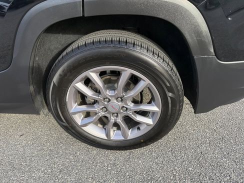 Used 2022 GMC Terrain SLT image 22