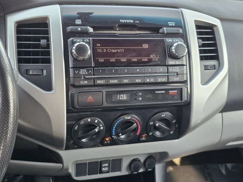 Used 2012 Toyota Tacoma PreRunner w/ TRD Sport Pkg RWD image 4