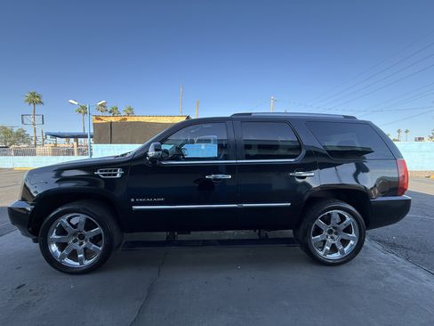 Used 2008 Cadillac Escalade AWD image 7