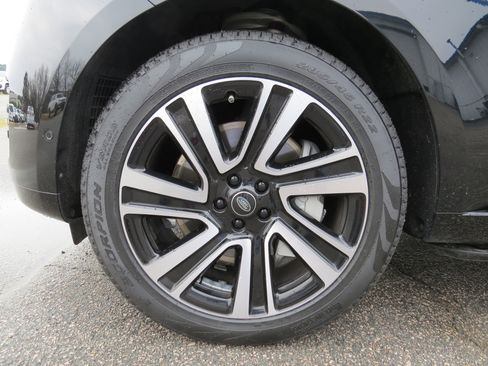 Used 2023 Land Rover Range Rover SE image 13