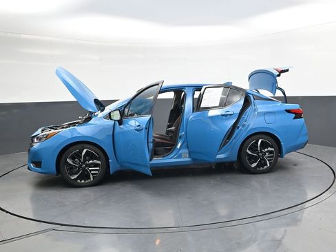 Certified 2025 Nissan Versa SR w/ Electronics Package image 47