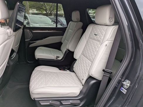 Certified 2025 Cadillac Escalade Premium Luxury Platinum w/ LPO, Radiant Package RWD image 14