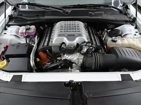 Used 2016 Dodge Challenger SRT Hellcat image 17
