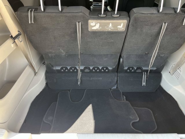 Used 2020 Chrysler Pacifica Touring w/ Advanced Safetytec Group FWD image 19