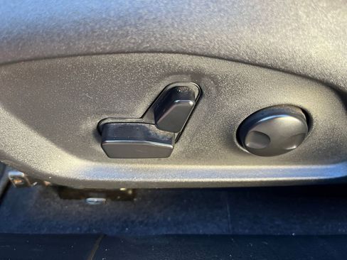 Used 2023 Jeep Compass Limited image 25