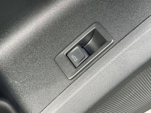 Used 2025 Audi Q5 Prestige AWD/4WD image 18