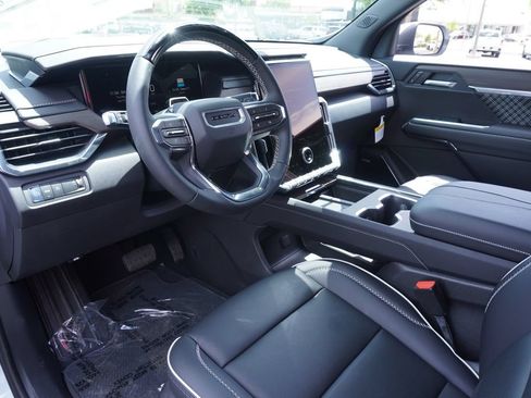 New 2026 GMC Acadia Denali w/ Super Cruise Package FWD image 17