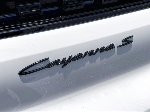 Used 2026 Porsche Cayenne S AWD/4WD image 9