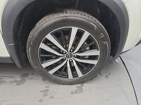 Used 2023 Nissan Pathfinder Platinum FWD image 12