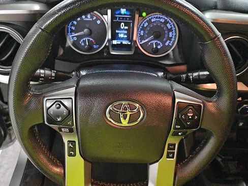 Used 2021 Toyota Tacoma SR5 RWD image 12