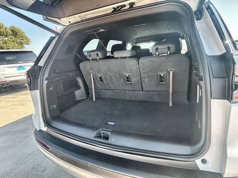 Certified 2025 GMC Acadia Elevation FWD image 25