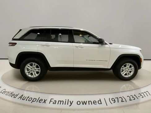 Used 2024 Jeep Grand Cherokee Laredo RWD image 6