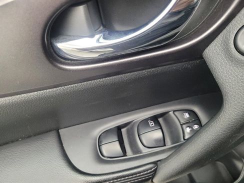 Used 2016 Nissan Rogue S w/ S Family Package image 27