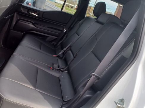 Used 2024 Toyota Land Cruiser image 7