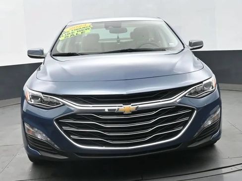 Used 2024 Chevrolet Malibu LT FWD image 3