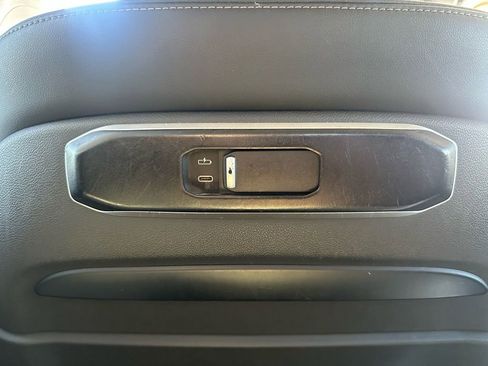 Certified 2023 BMW X7 xDrive40i w/ Premium Package image 25