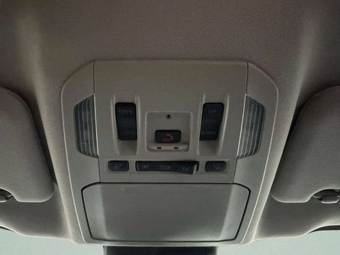 Used 2024 Toyota Highlander XLE AWD/4WD image 25