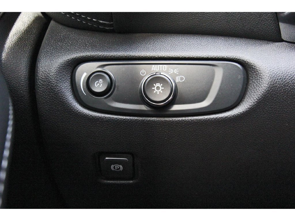 Used 2024 Chevrolet Blazer LT w/ Convenience Package FWD image 19