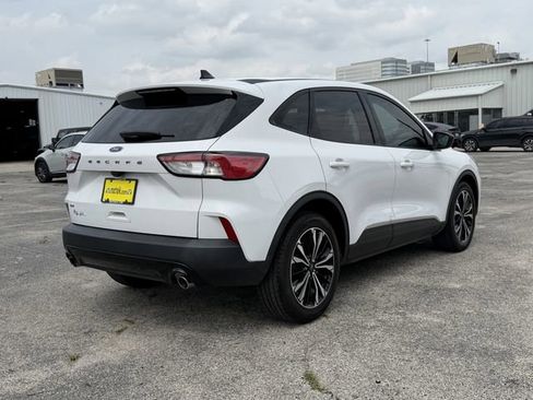 Used 2021 Ford Escape SE w/ SE Sport Appearance Package FWD image 5