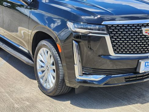 Used 2021 Cadillac Escalade Luxury AWD/4WD image 11