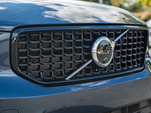 New 2026 Volvo XC40 B5 Ultra w/ Protection Package Premier image 11