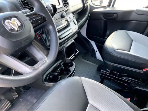 Used 2025 RAM ProMaster 2500 w/ Convenience Group FWD image 15