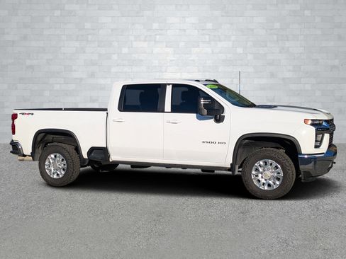 Used 2022 Chevrolet Silverado 3500 LT w/ Convenience Package image 2