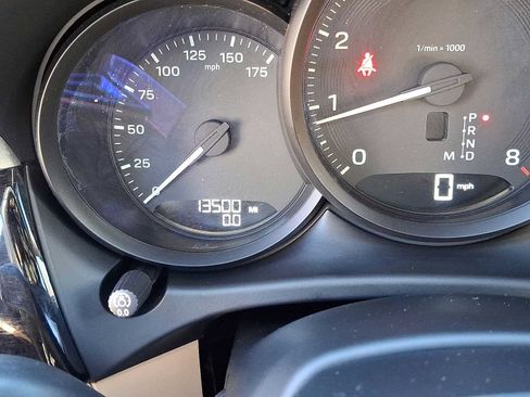 Used 2024 Porsche Macan image 13