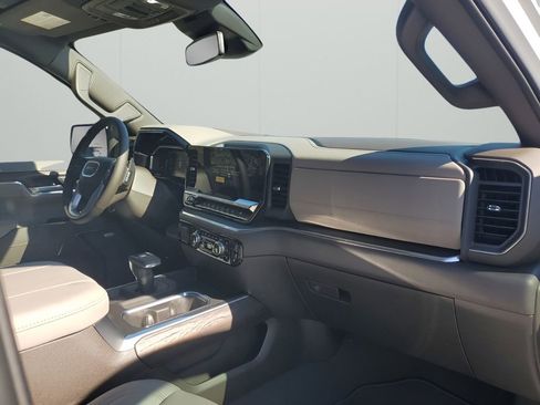 New 2026 GMC Sierra 1500 SLT image 13
