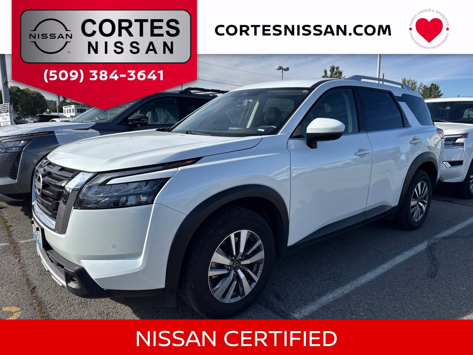 Certified 2025 Nissan Pathfinder SL AWD/4WD image 1