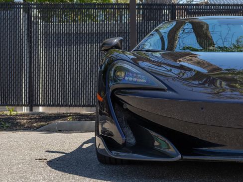 Used 2019 McLaren 600LT RWD image 7