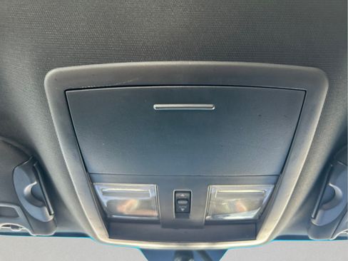 Used 2010 Dodge Challenger SE RWD image 29