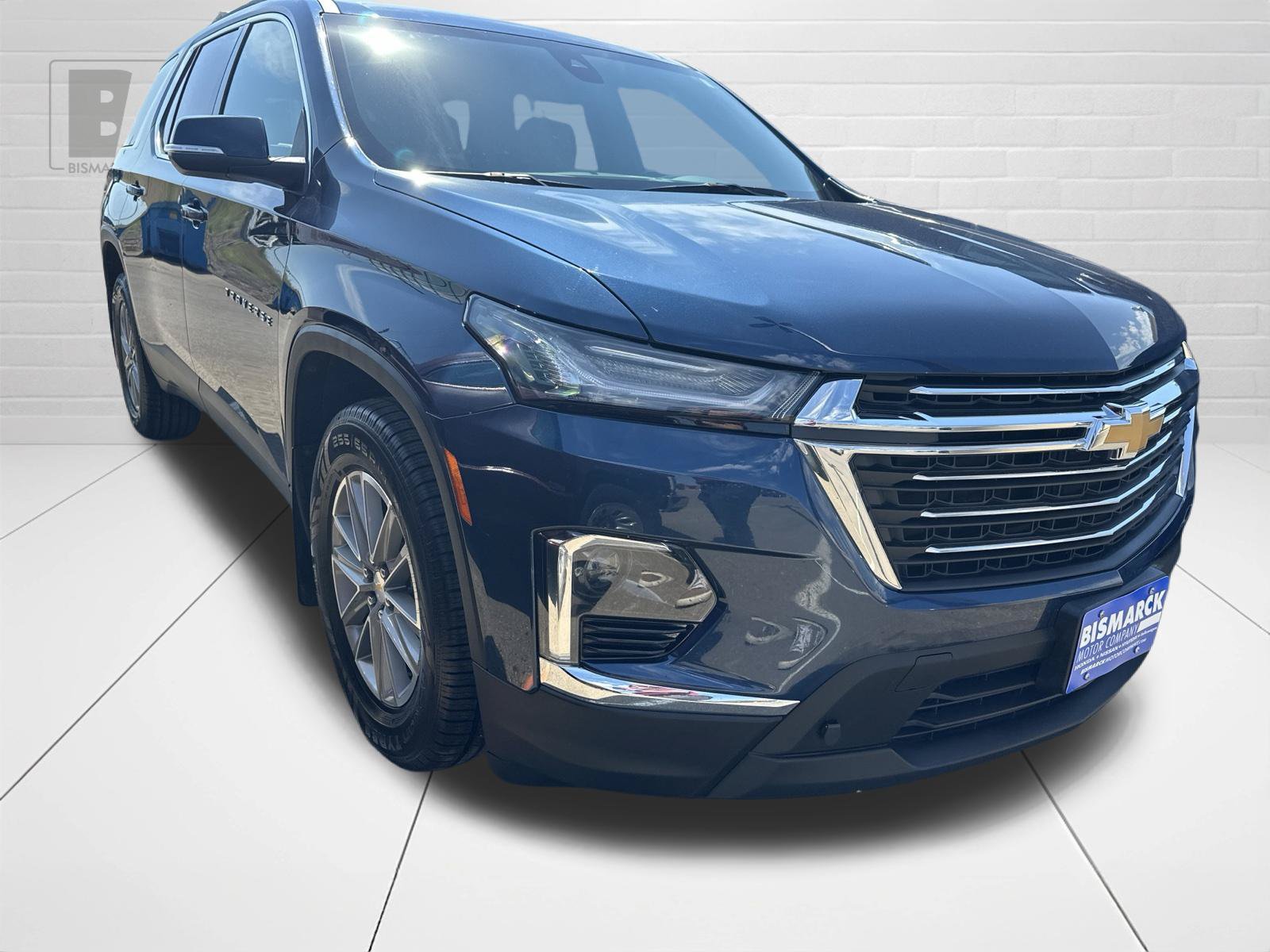 Used 2023 Chevrolet Traverse LT AWD/4WD image 2
