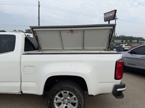 Used 2020 Chevrolet Colorado LT w/ Safety Package RWD image 10