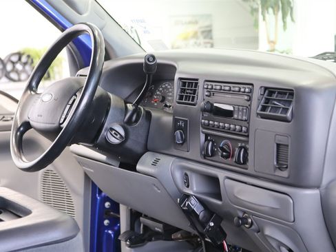 Used 2003 Ford F350 XLT image 83