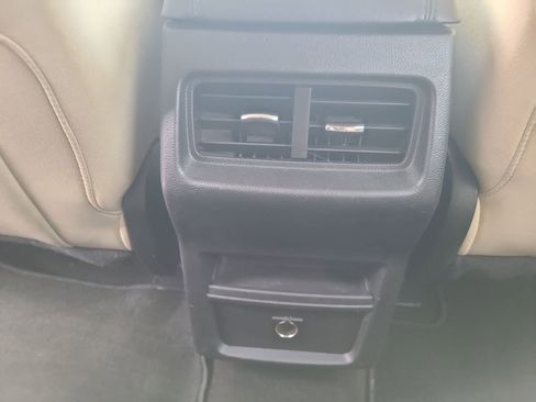 Used 2019 Ford Edge SEL image 36