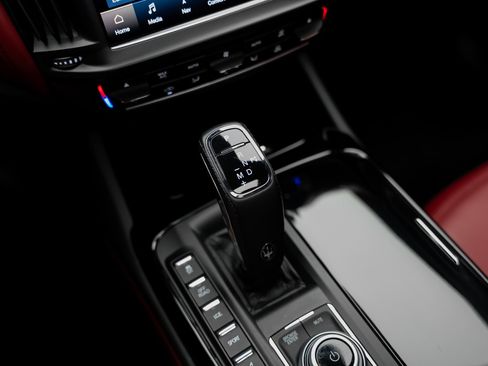 Used 2022 Maserati Levante GT AWD/4WD image 54