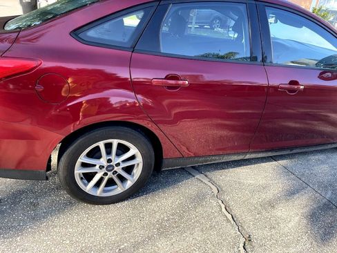 Used 2015 Ford Focus SE image 16