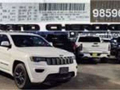 Used 2017 Jeep Grand Cherokee Altitude