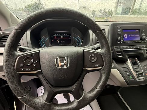 Used 2018 Honda Odyssey LX image 14