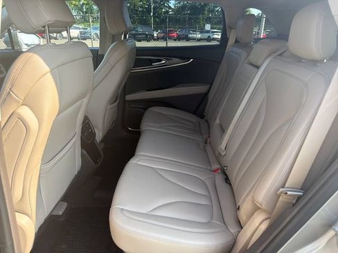Used 2023 Lincoln Nautilus AWD image 26