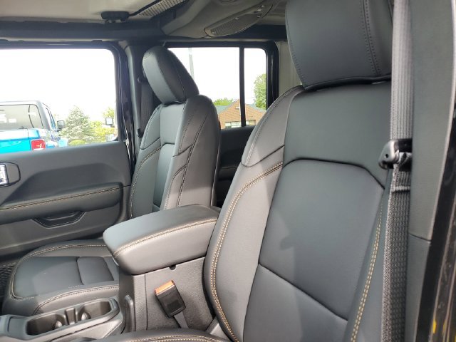 New 2026 Jeep Wrangler Unlimited Sahara AWD/4WD image 11