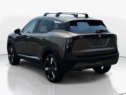 Used 2026 Nissan Kicks SR FWD image 8