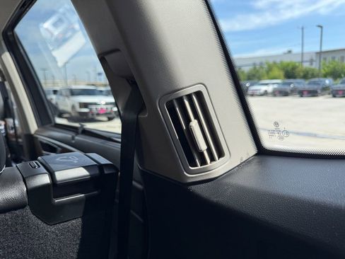 Used 2024 Volkswagen Atlas SE FWD image 41